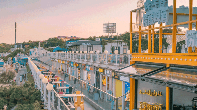 1713244800858536.gif 碧螺塔海上酒吧公園.gif