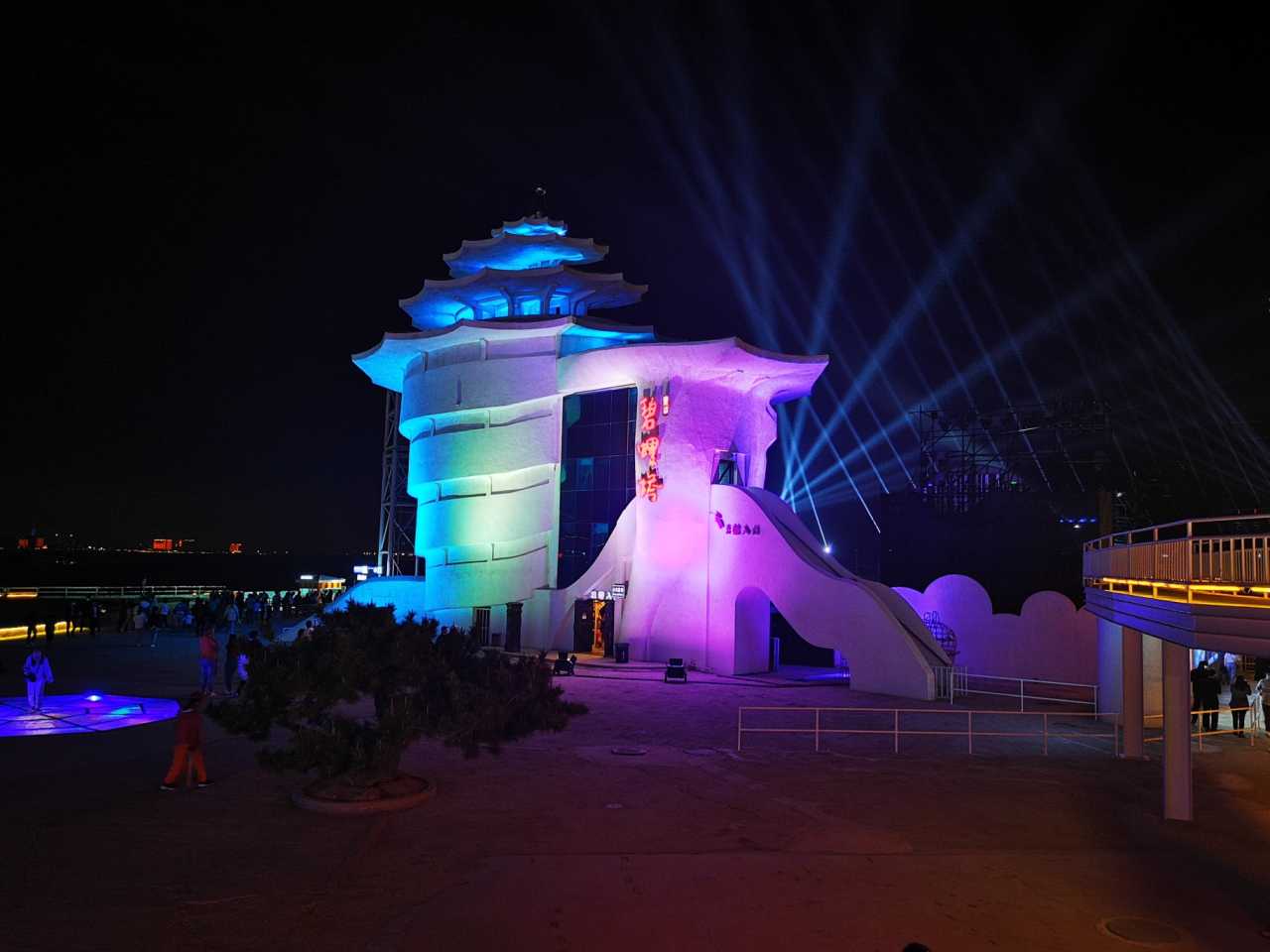 1749438061767544.jpg 碧螺塔的夜景.jpg